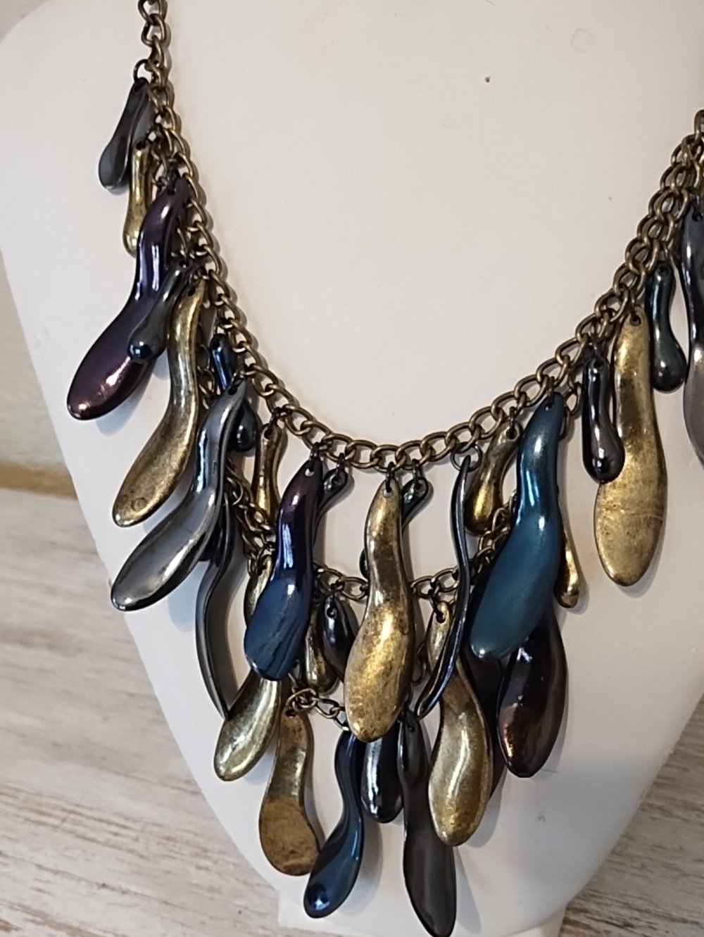 NWT Multicolored Necklace Set - Picture 2 of 12